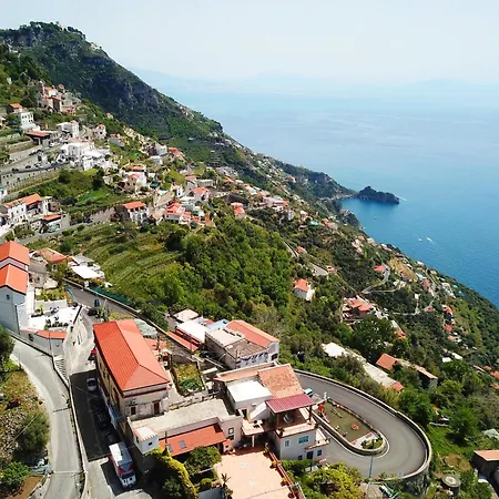 Blue View Luxury Oda ve Kahvaltı 3*