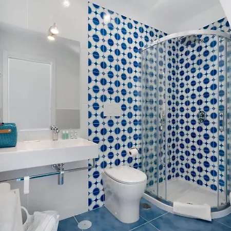 Blue View Luxury Oda ve Kahvaltı 3*